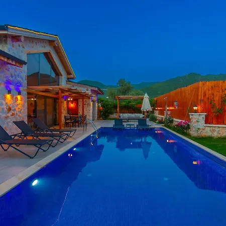 Villa Agavilla1 Kasta Havuzlu Korunakli Muestakil Kas